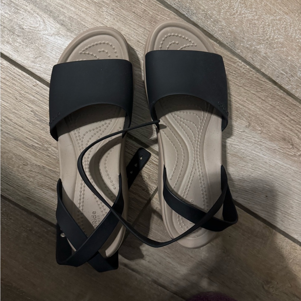 Women’s Crocs Brooklyn Wedge Size 7